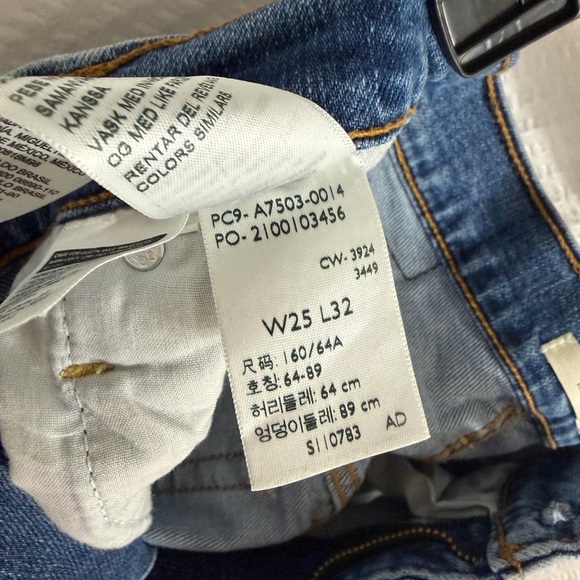 25x32 -Levi’s Women’s Ribcage Bell Super High Rise Denim Jeans Med Wash Blue - Picture 6 of 6